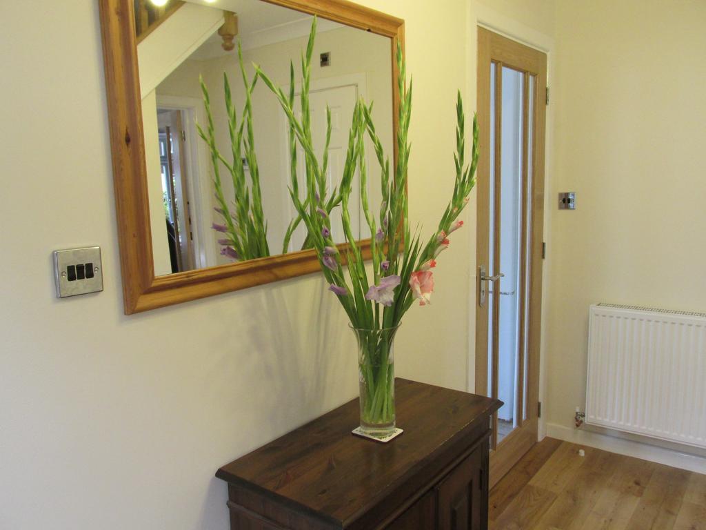 Albertine ,A Warm Welcome Awaits You ,Offering Room Only Or Bed And Breakfast ,Ideal Location For Solent Way ,High Street ,Isle Of Wight ,New Forest ลีมิงตัน ภายนอก รูปภาพ